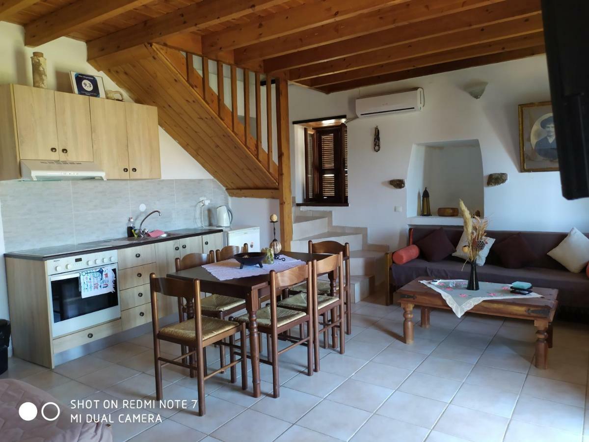 Villa Chrysodimi Chalki Town ภายนอก รูปภาพ