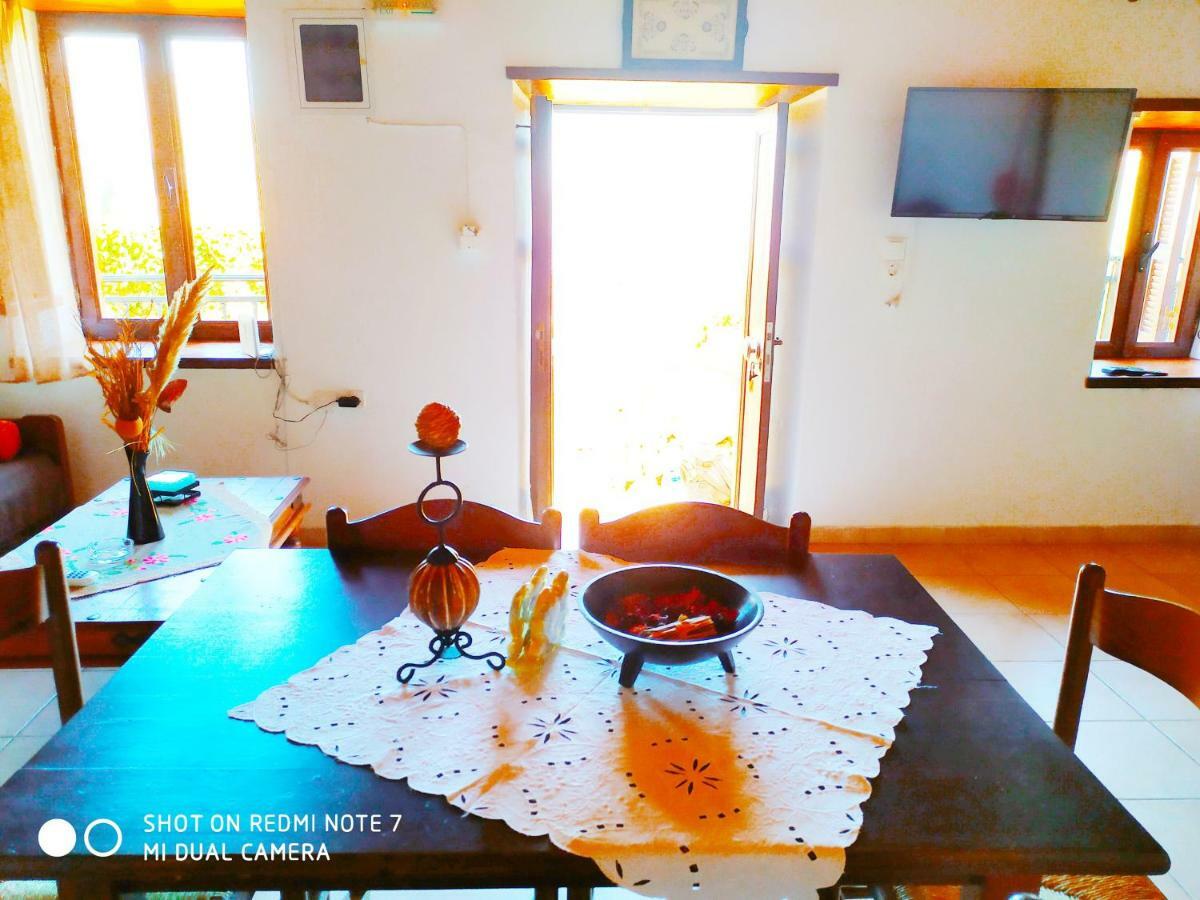 Villa Chrysodimi Chalki Town ภายนอก รูปภาพ