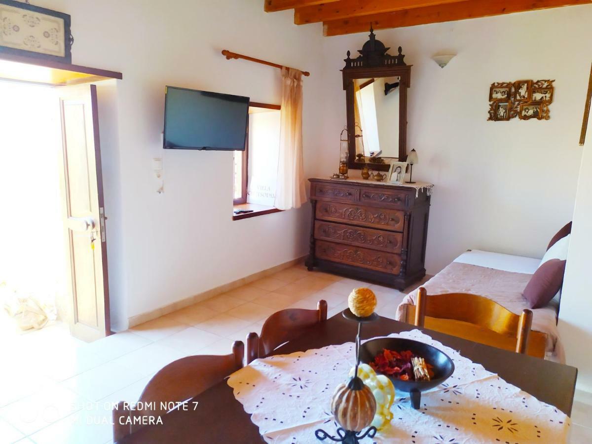 Villa Chrysodimi Chalki Town ภายนอก รูปภาพ