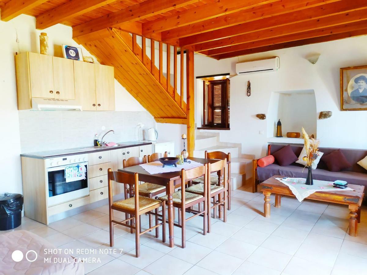 Villa Chrysodimi Chalki Town ภายนอก รูปภาพ