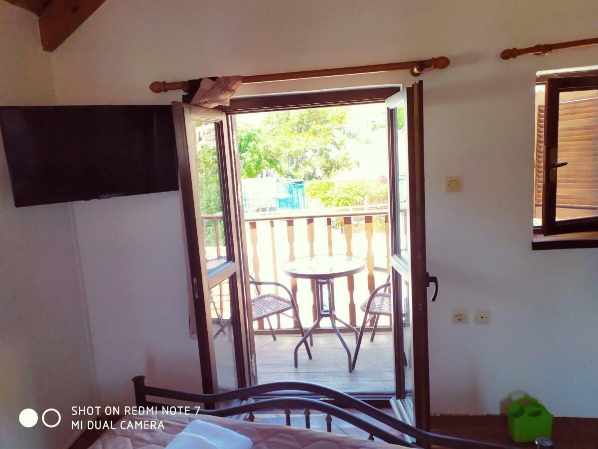 Villa Chrysodimi Chalki Town ภายนอก รูปภาพ