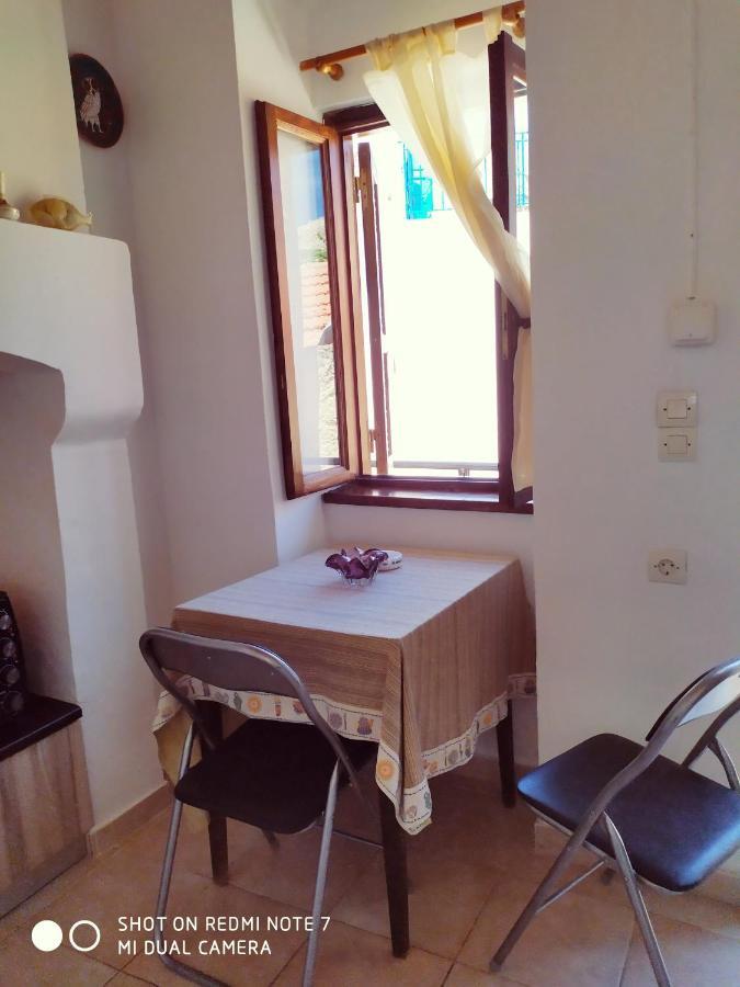 Villa Chrysodimi Chalki Town ภายนอก รูปภาพ